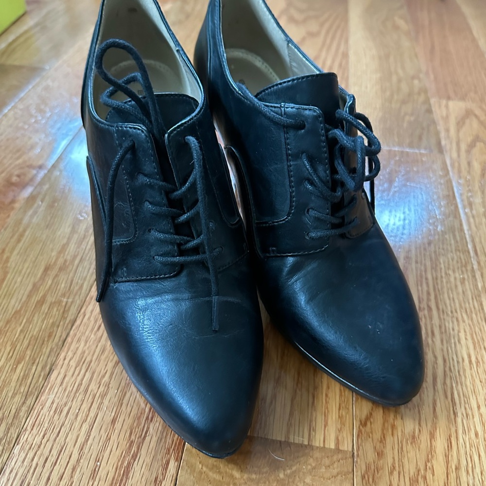 Elegant Black Women's Lace-Up Shoes